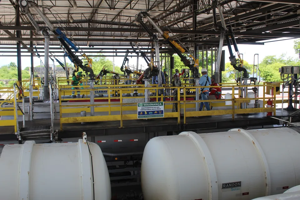 Braços de carregamento da plataforma rodoviária