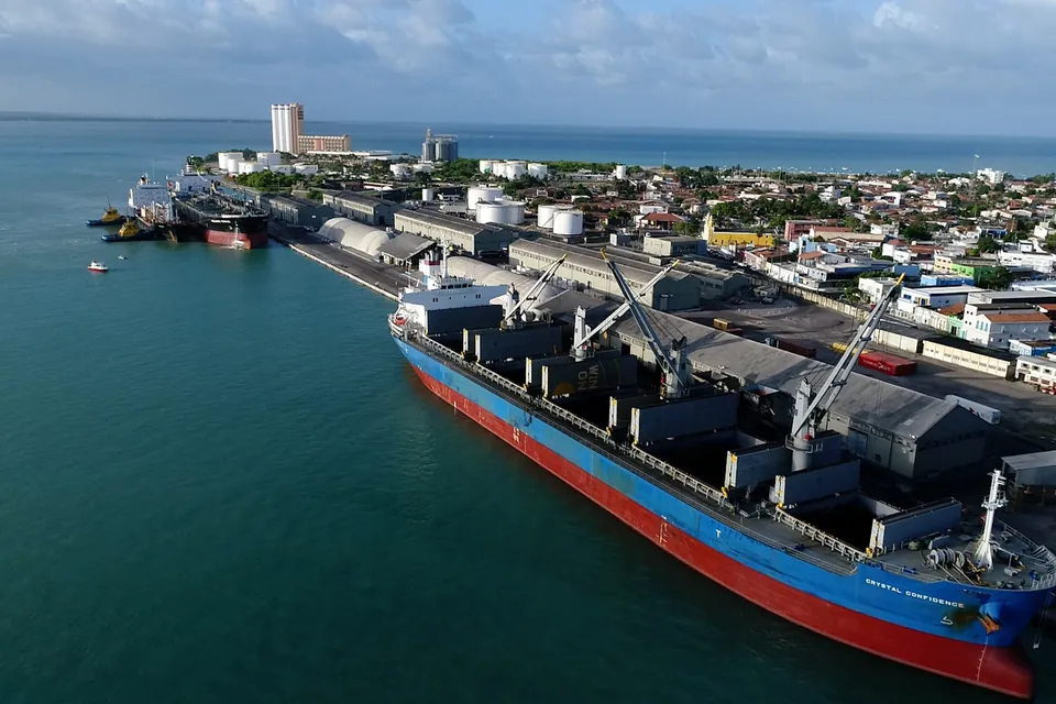 Navio atracado no Porto de Cabedelo